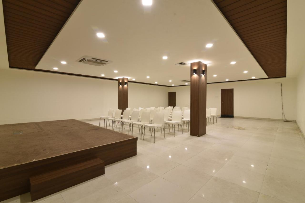 Hotel Clove Bijāpur Dış mekan fotoğraf